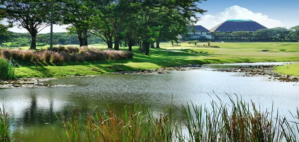Ciputra Golf, Club & Hotel Surabaya Exterior foto